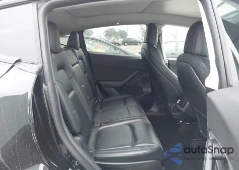 2021 Tesla Model Y Long Range Dual Motor All-Wheel Drive z USA, uszkodzony, nr VIN 5YJYGAEE3MF194474